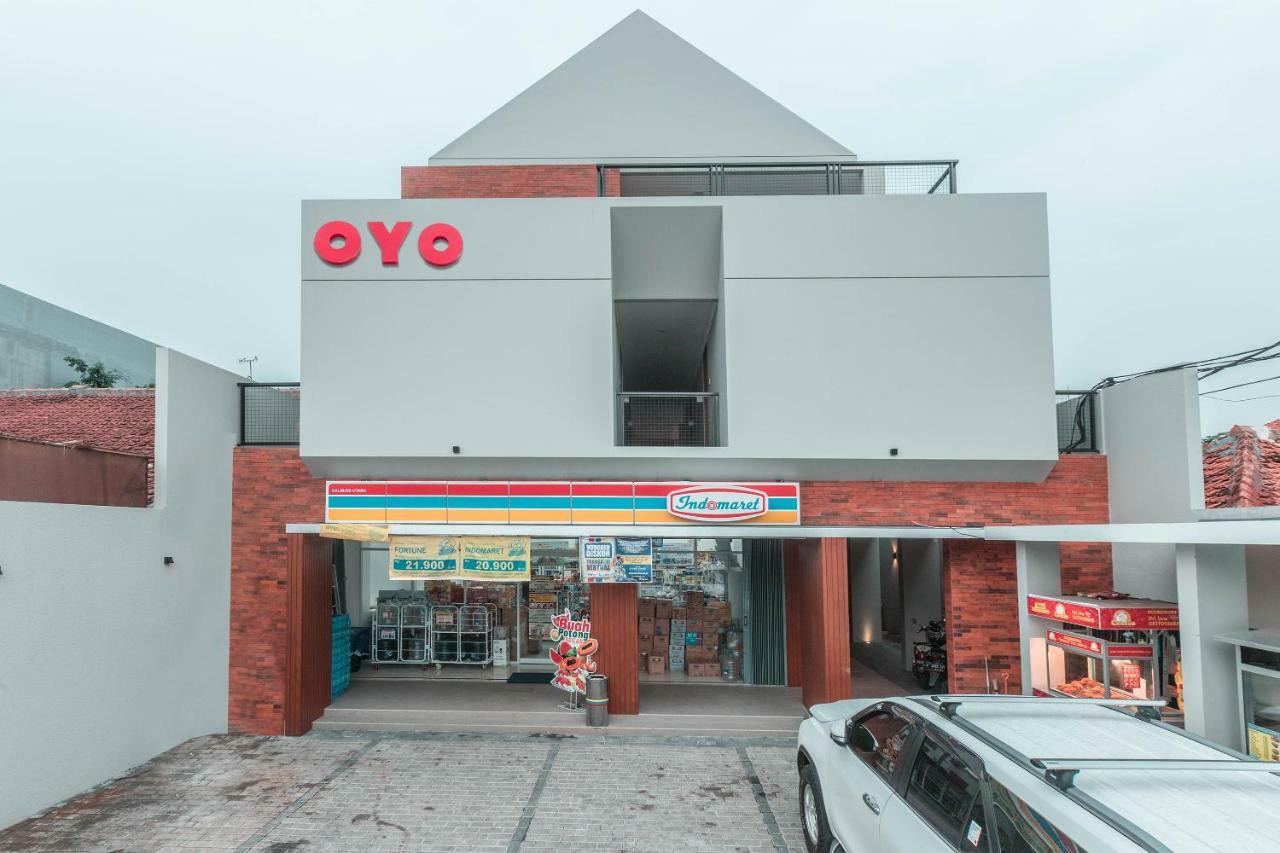 Oyo 780 Acg House Kalibata Syariah Hotel Jakarta Buitenkant foto