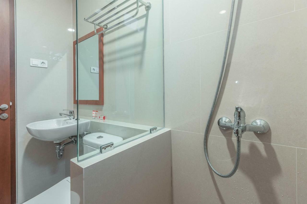 Oyo 780 Acg House Kalibata Syariah Hotel Jakarta Buitenkant foto